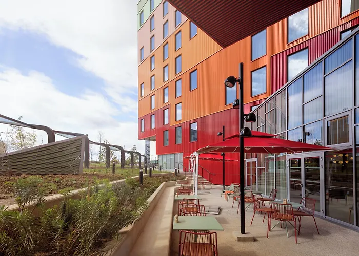 Courtyard by Marriott Paris Charles de Gaulle Central Airport Roissy-en-France